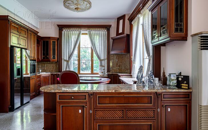 2-этажный коттедж 675 м² с отделкой