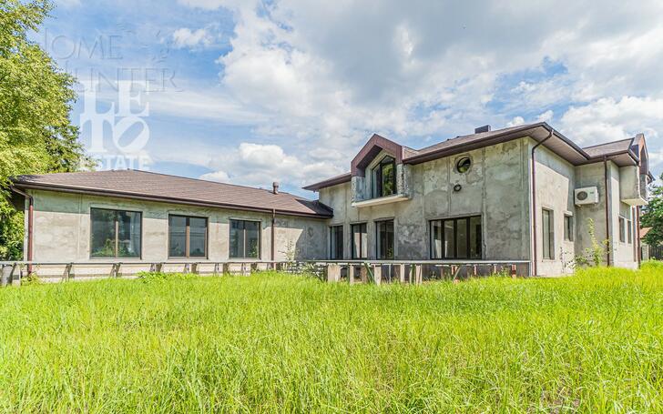 2-этажный коттедж 590 м² без отделки