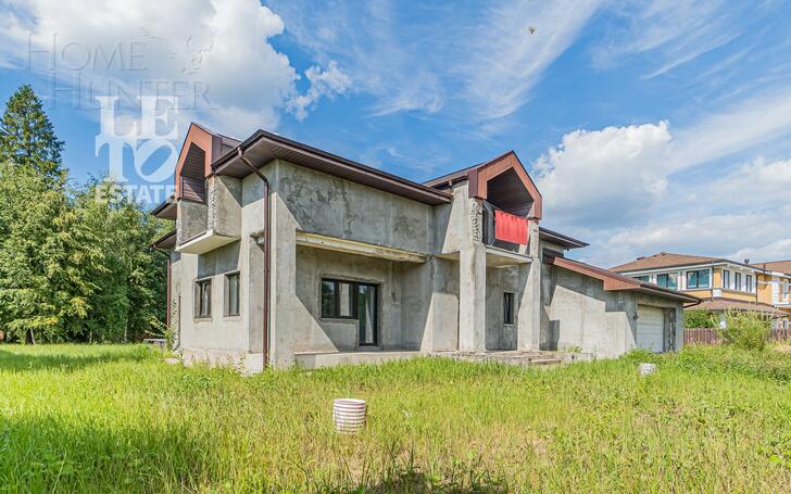 2-этажный коттедж 590 м² без отделки