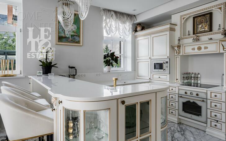 3-этажный коттедж 550 м² с отделкой