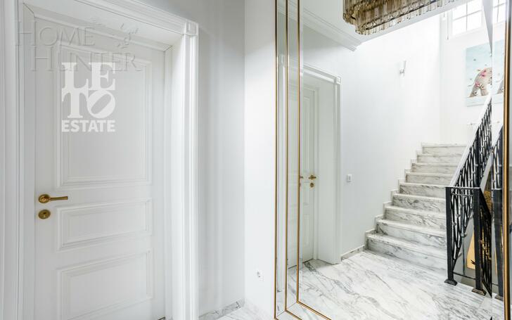 3-этажный коттедж 550 м² с отделкой