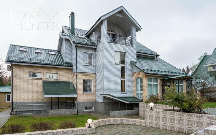 3-этажный коттедж 500 м² с отделкой