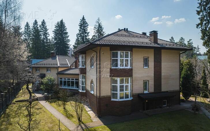 2-этажный коттедж 676 м² с отделкой