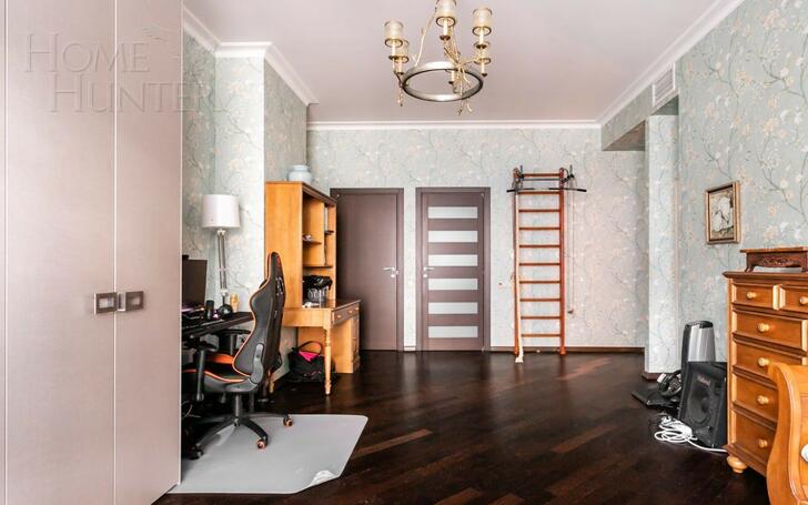5-КОМН. КВАРТИРА С ОТДЕЛКОЙ 290 М² НА 2 ЭТАЖЕ