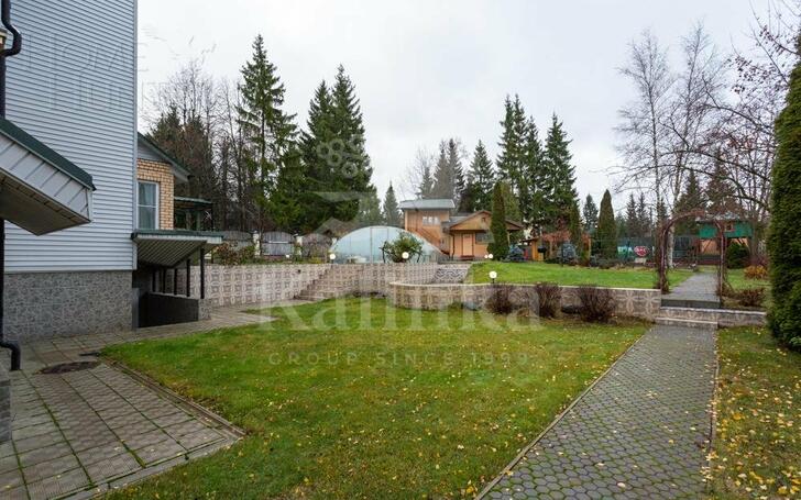 3-этажный коттедж 500 м² с отделкой