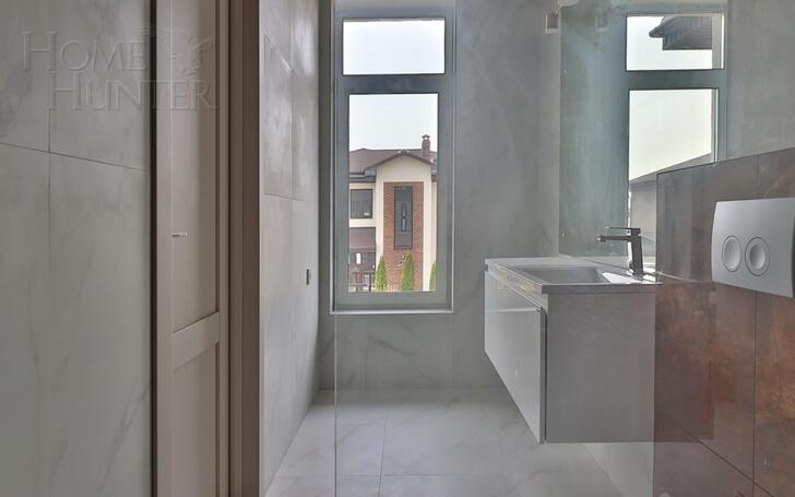 2-этажный коттедж 240 м² с отделкой