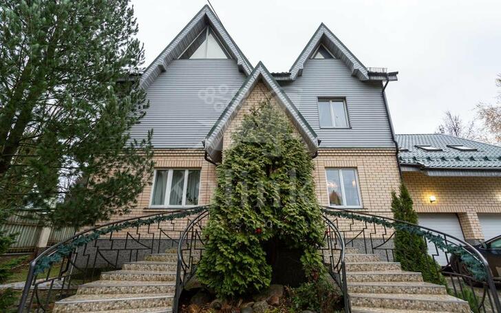 3-этажный коттедж 500 м² с отделкой