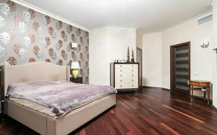 5-КОМН. КВАРТИРА С ОТДЕЛКОЙ 290 М² НА 2 ЭТАЖЕ