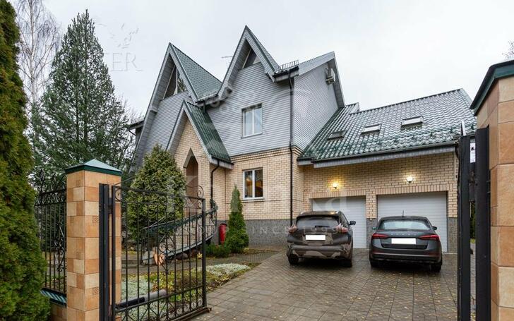 3-этажный коттедж 500 м² с отделкой
