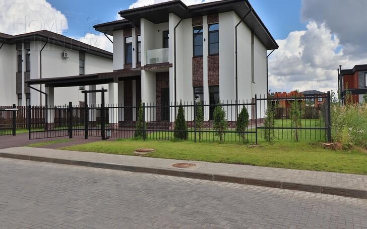 2-этажный коттедж 240 м² с отделкой