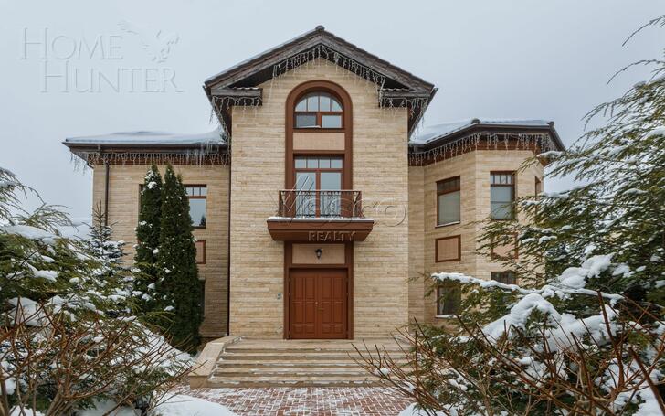 2-этажный коттедж 1 378 м² с отделкой