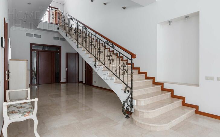2-этажный коттедж 1 378 м² с отделкой