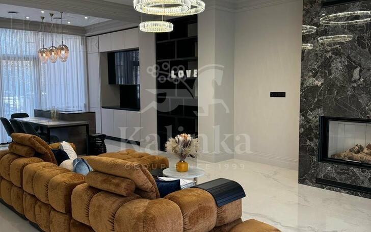 3-этажный таунхаус 240 м² с отделкой