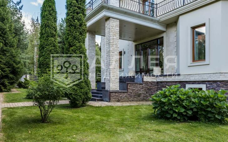 2-этажный коттедж 540 м² с отделкой
