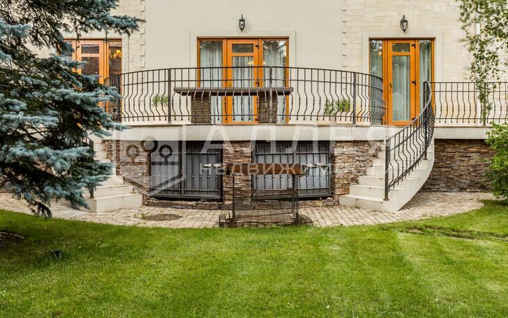 2-этажный коттедж 540 м² с отделкой