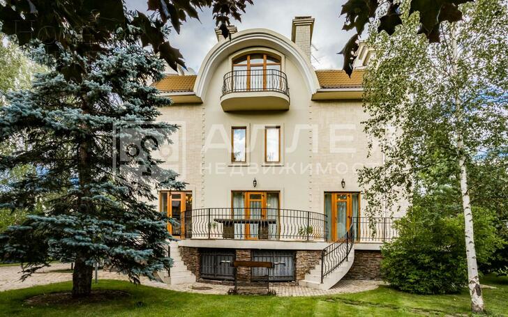 2-этажный коттедж 540 м² с отделкой