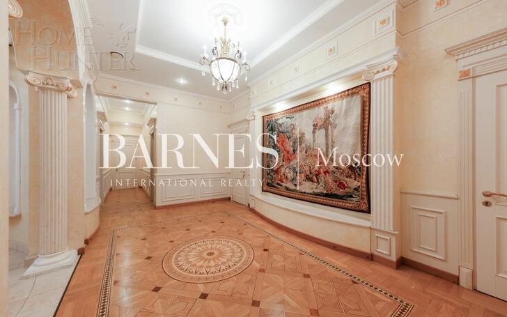 2-этажный коттедж 1 250 м² с отделкой