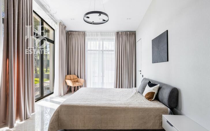 2-этажный коттедж 260 м² с отделкой