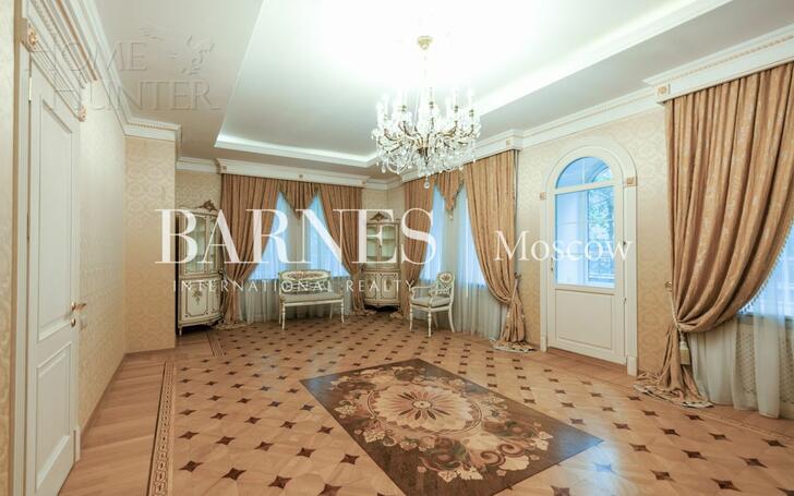 2-этажный коттедж 1 250 м² с отделкой