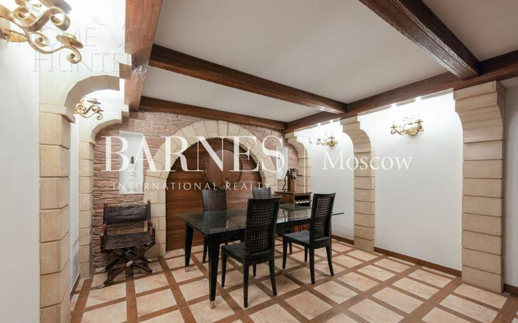2-этажный коттедж 1 250 м² с отделкой