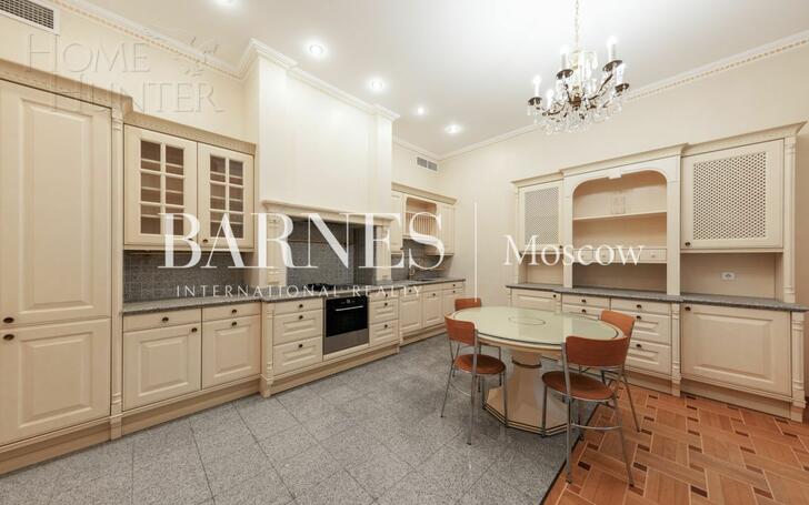 2-этажный коттедж 1 250 м² с отделкой