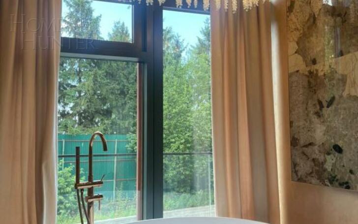 3-этажный таунхаус 240 м² с отделкой