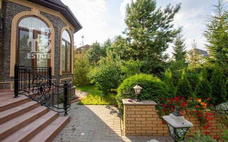 2-этажный коттедж 355 м² с отделкой