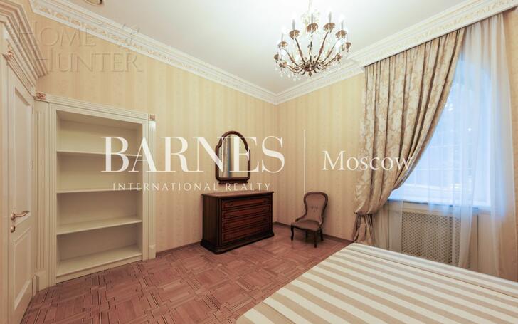 2-этажный коттедж 1 250 м² с отделкой