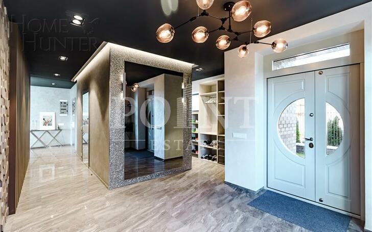 2-этажный коттедж 600 м² с отделкой