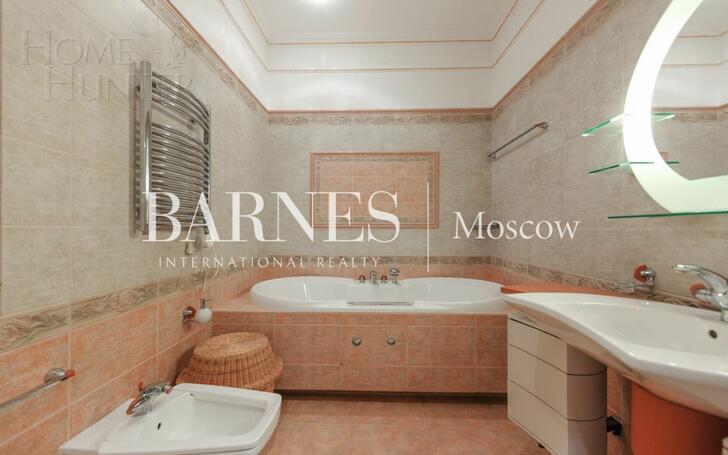 2-этажный коттедж 1 250 м² с отделкой
