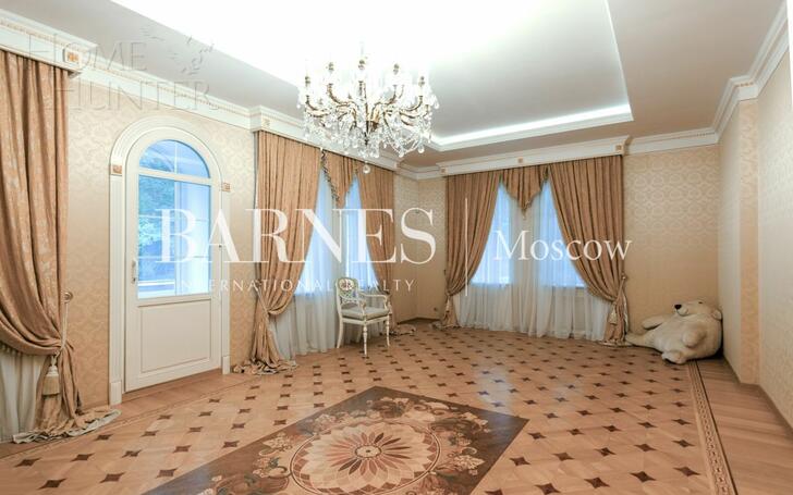 2-этажный коттедж 1 250 м² с отделкой