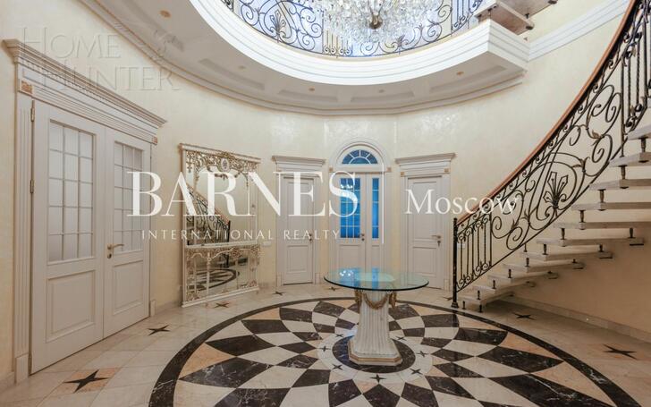 2-этажный коттедж 1 250 м² с отделкой