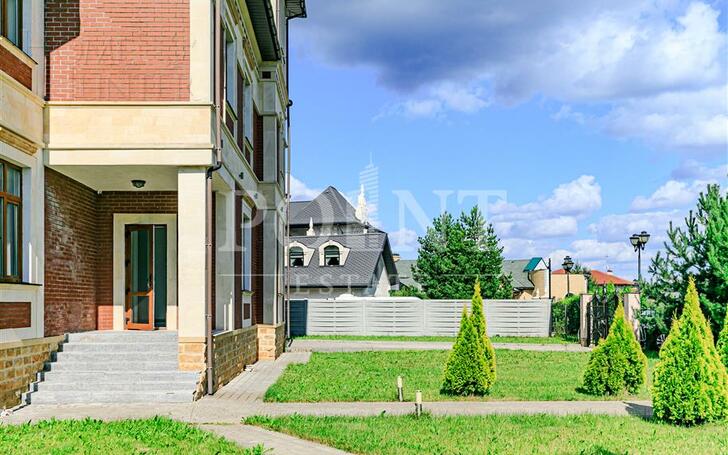 2-этажный коттедж 600 м² с отделкой