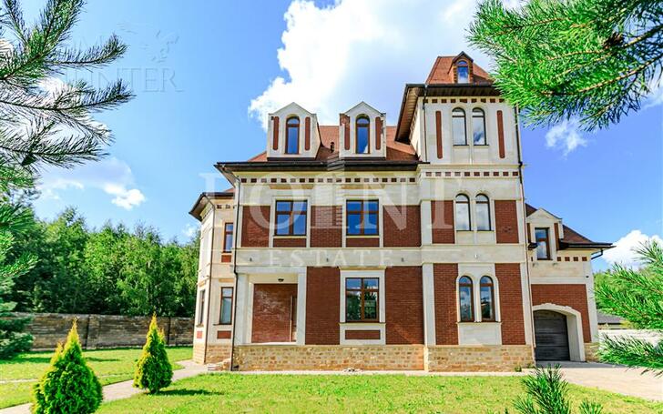 2-этажный коттедж 600 м² с отделкой