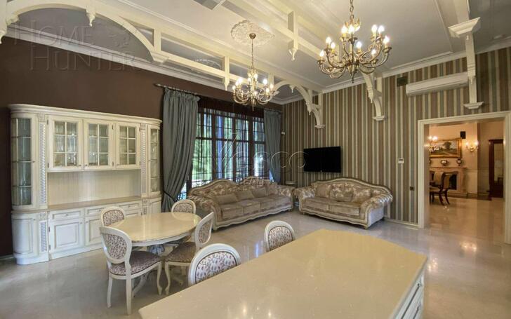 3-этажный коттедж 2 000 м² с отделкой