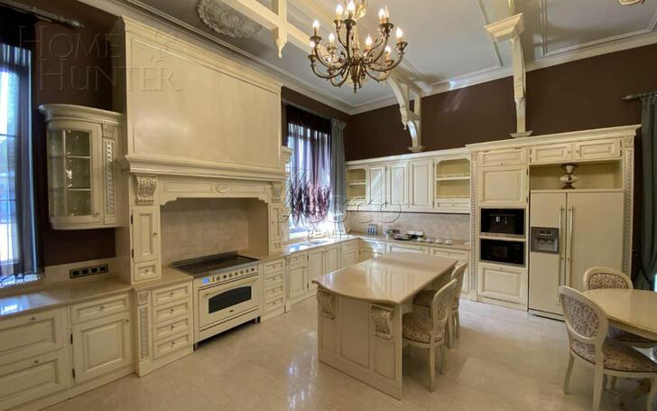 3-этажный коттедж 2 000 м² с отделкой