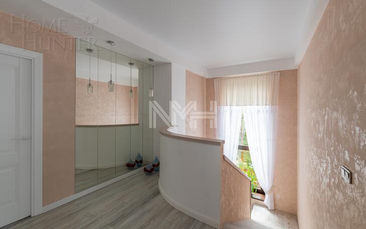 2-этажный коттедж 272 м² с отделкой