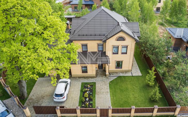 2-этажный коттедж 272 м² с отделкой