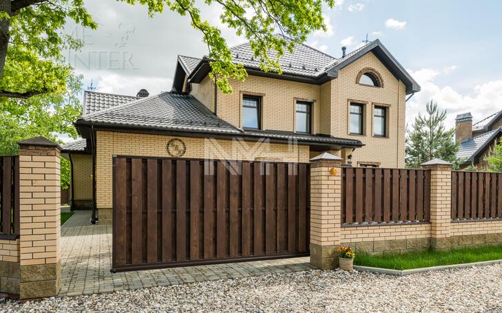 2-этажный коттедж 272 м² с отделкой