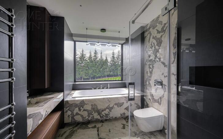3-этажный коттедж 2 150 м² с отделкой
