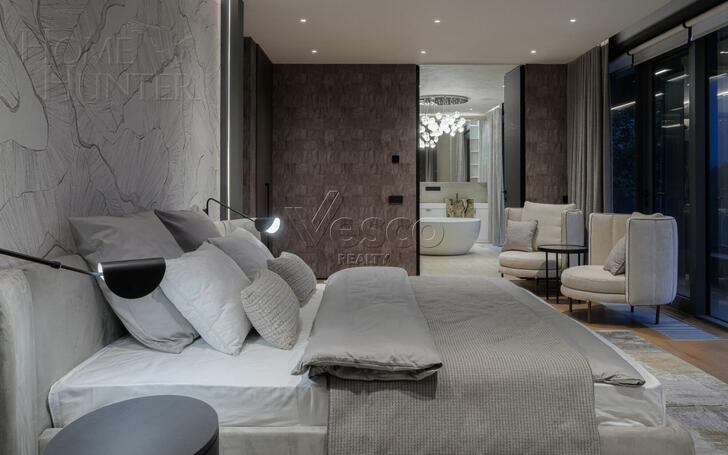 3-этажный коттедж 2 150 м² с отделкой