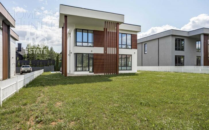 2-этажный коттедж 243 м² с отделкой