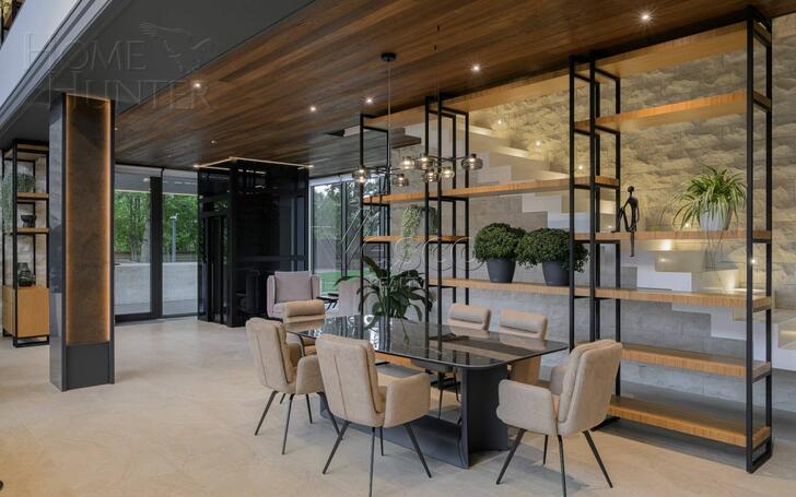 3-этажный коттедж 2 150 м² с отделкой