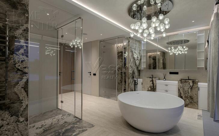 3-этажный коттедж 2 150 м² с отделкой