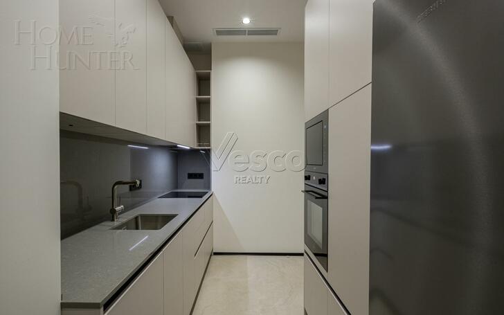 3-этажный коттедж 2 150 м² с отделкой