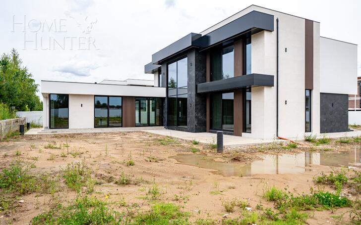 2-этажный коттедж 550 м² без отделки