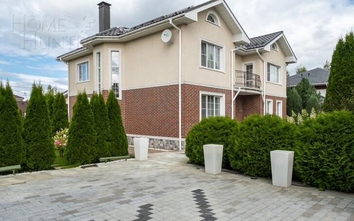 2-этажный коттедж 400 м² с отделкой