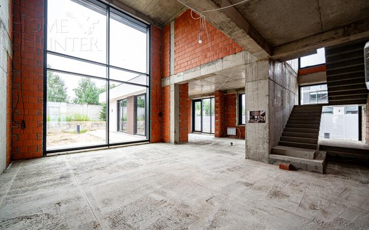 2-этажный коттедж 550 м² без отделки