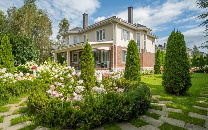 2-этажный коттедж 400 м² с отделкой