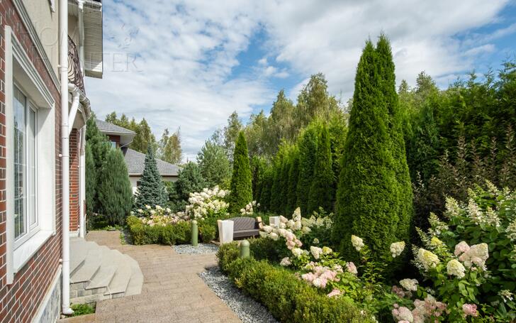 2-этажный коттедж 400 м² с отделкой